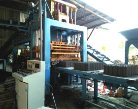 Máy sản xuất gạch